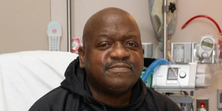 Man who received first pig kidney transplant dies